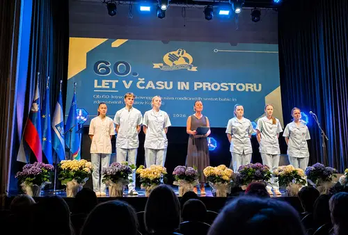 (FOTO) Strokovno društvo medicinskih sester, babic in zdravstvenih tehnikov Koroške praznovalo 60 let