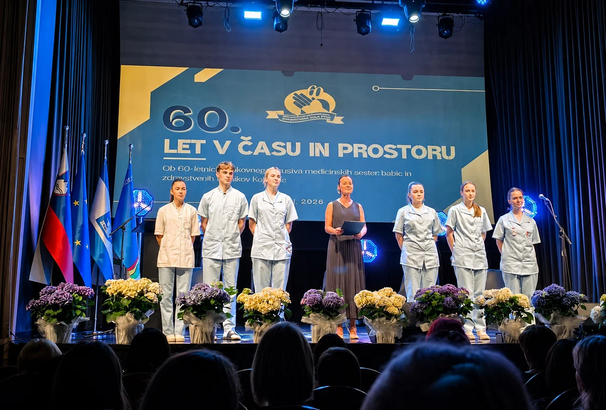 (FOTO) Strokovno društvo medicinskih sester, babic in zdravstvenih tehnikov Koroške praznovalo 60 let