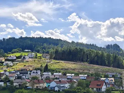 Na dražbi še zadnjih 8 parcel za gradnjo v naselju Čečovje-jug na Ravnah
