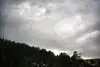 Plohe in nevihte bodo do večera zajele večji del države 