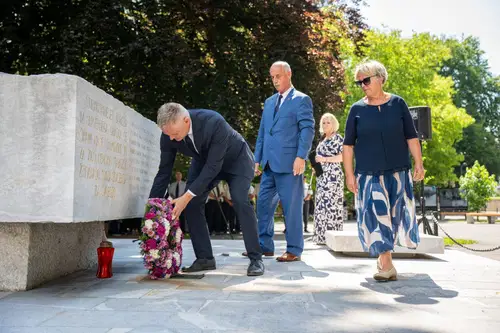 FOTO: V Parku herojev počastili spomin na žrtve osamosvojitvene vojne