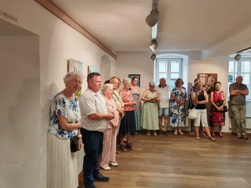 V razstavnih prostorih Infopisarne Dravograd na ogled območna likovna razstava