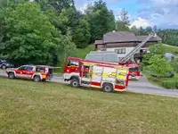 Zagorele saje v dimniku na Tolstem vrhu, hitro posredovanje gasilcev preprečilo širjenje na ostrešje