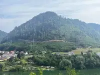 Zaradi del v Breznu do nadaljnjega odsvetujejo gibanje pod območjem gradbišča