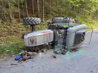 Hudo poškodovan traktorist pri Črni na Koroškem, vozil je močno pod vplivom alkohola