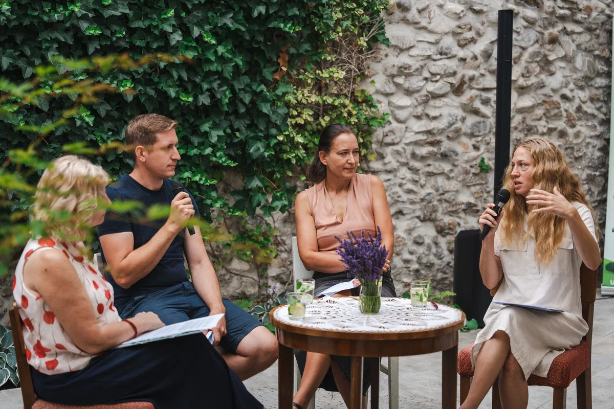 (FOTO) Atrij Andeškega hrama z novo zeleno podobo