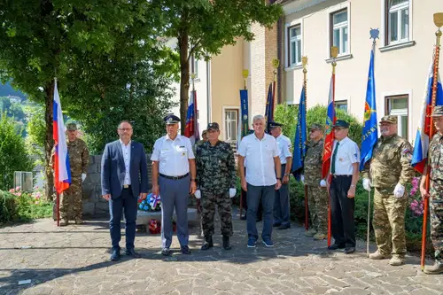 Pred občinskim praznikom Dravograda položili cvetje k spomenikom