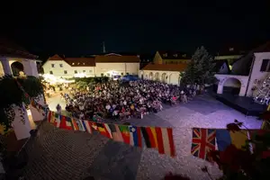 (FOTO) Kava pri Lourdes trikrat nagrajena: Znani so zmagovalci festivala SHOTS v Slovenj Gradcu