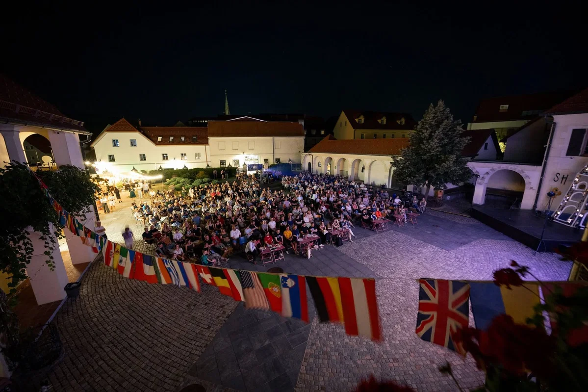 (FOTO) Kava pri Lourdes trikrat nagrajena: Znani so zmagovalci festivala SHOTS v Slovenj Gradcu