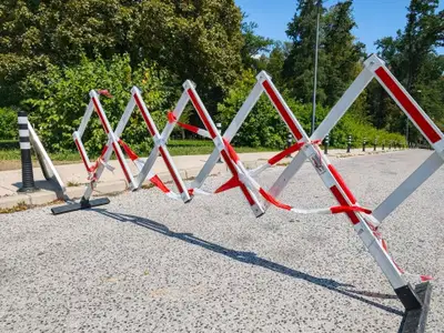 Zaradi prireditev v Črni dve popolni zapori cest