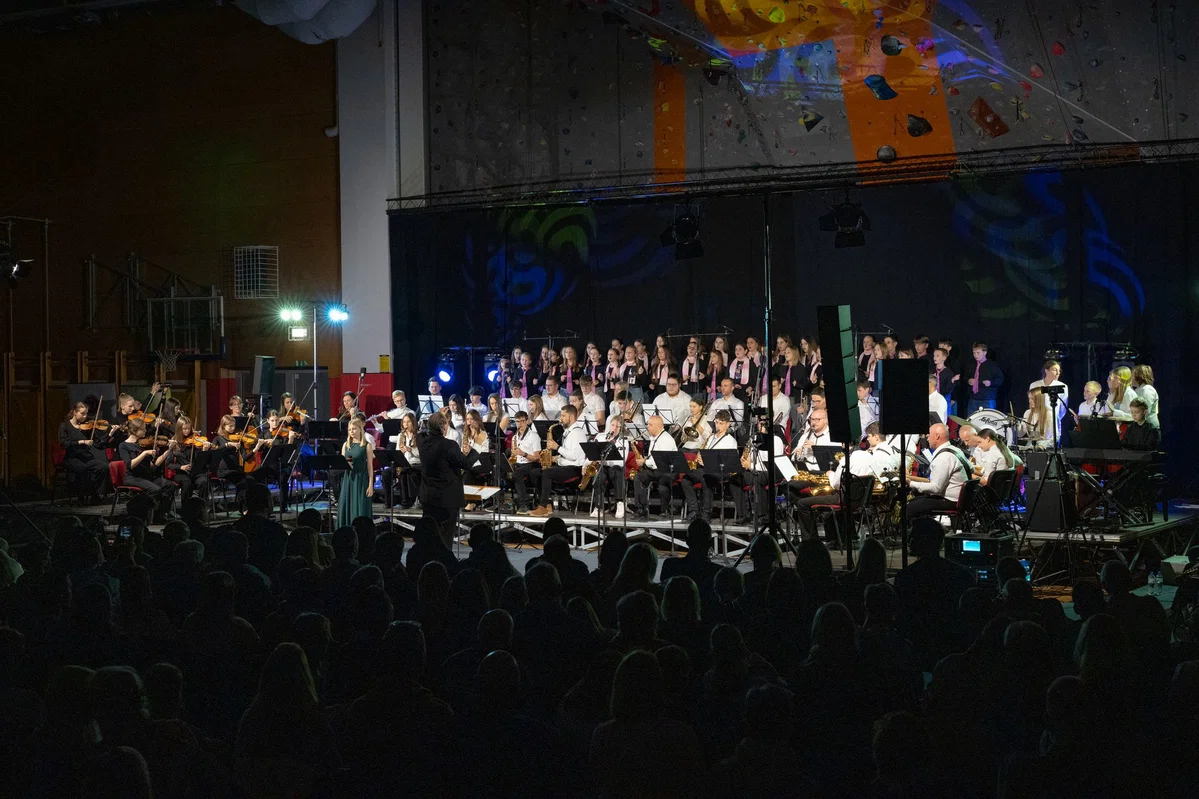 Radljevanje, radeljsko kulturno popotovanje: Serenade slovenskih popevk
