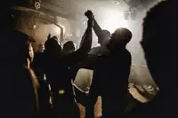 Prepir v Mežici prerasel v množični pretep