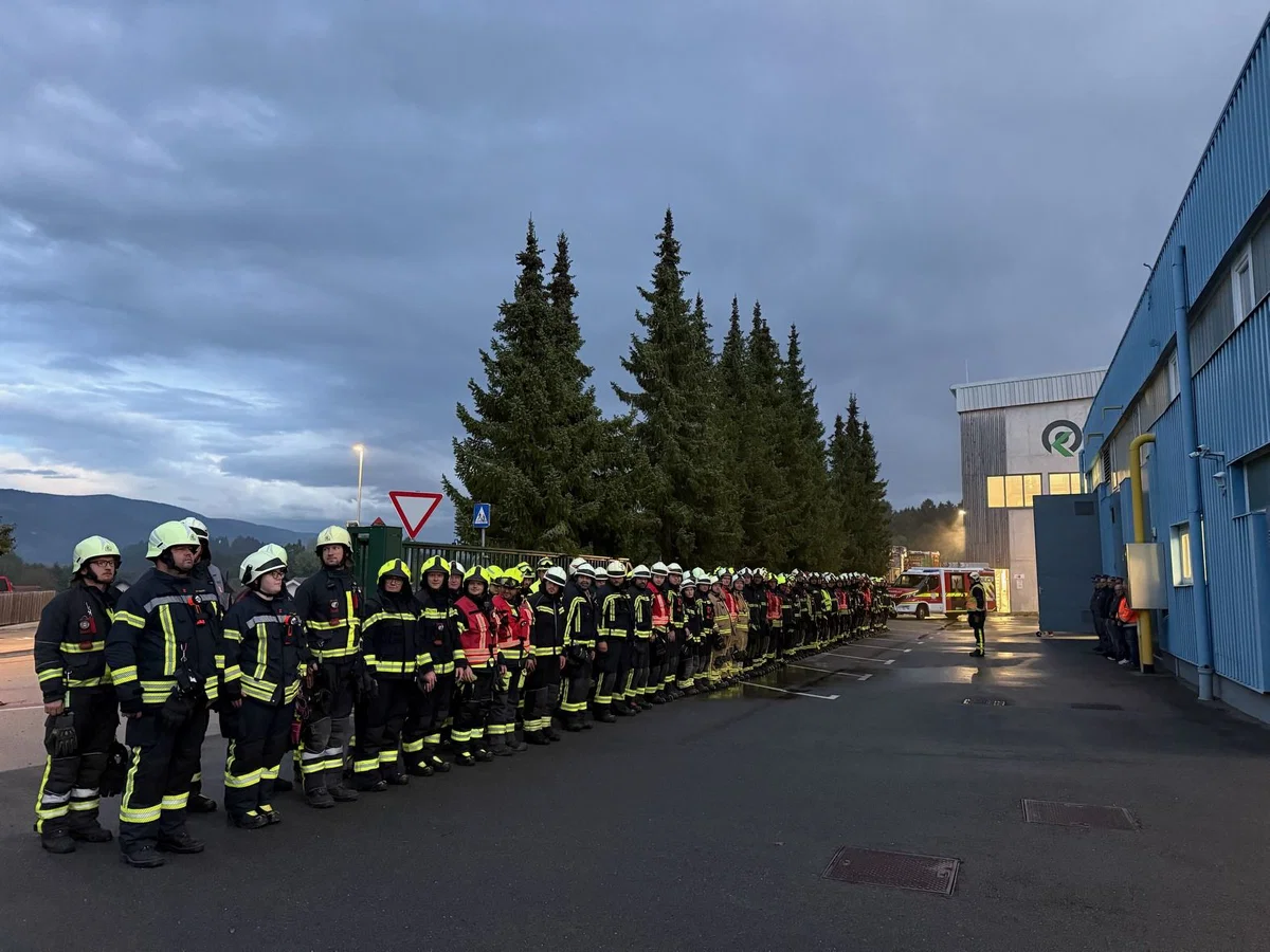 (FOTO) Na območju Toplarne zazvonile sirene: Gasilci GZ Mislinjske doline uspešno izvedli veliko vajo