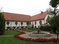 Po prenovi v svoje sobane znova vabi Dvorec Radlje