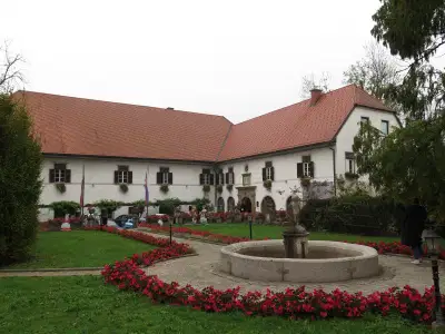 Po prenovi v svoje sobane znova vabi Dvorec Radlje