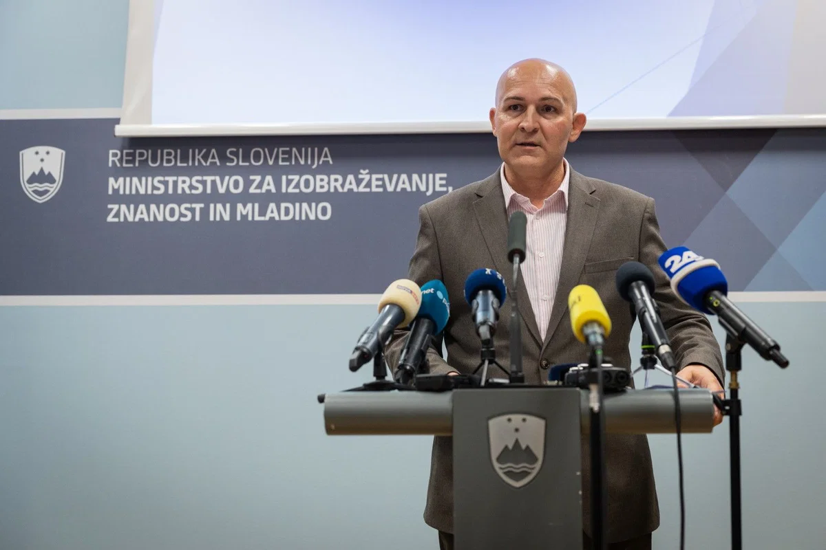 Konec devetletke: Rončević napovedal prehod na sodobno osemletno osnovno šolo