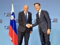 Rutte z Janšo: Slovenija je zanesljiva članica Nata