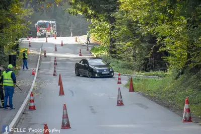 V soboto popolna zapora cest na območju Ivarčkega jezera zaradi izvedbe avtoslaloma 