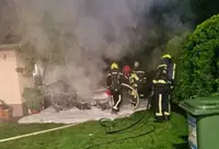 (FOTO) Ponoči v Šmartnem gorelo vozilo, posredovali gasilci PGD Šmartno