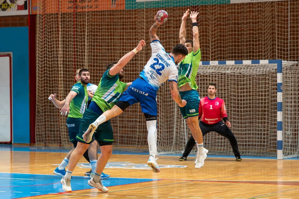 Slovenj Gradec v napeti končnici do točke proti Škofji Loki