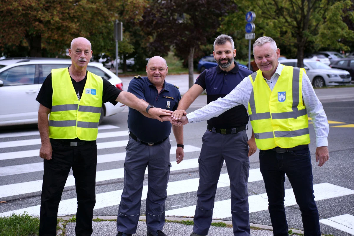 (FOTO) Župan Klugler ob prvem šolskem dnevu obiskal šolarje na Drugi in Tretji OŠ Slovenj Gradec