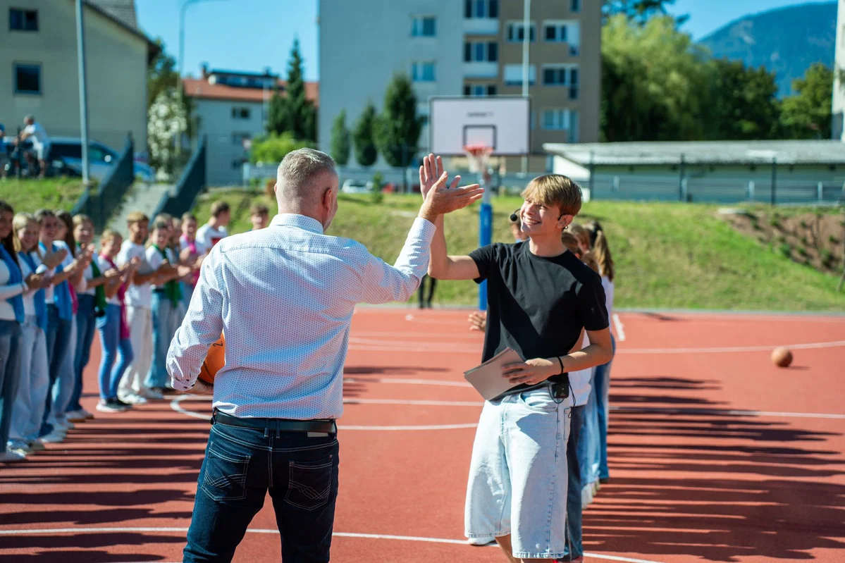 VIDEO IN FOTO: Novo večnamensko igrišče v Slovenj Gradcu stičišče vseh generacij