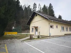Na Ravnah potrdili investicije za revitalizacijo Mladinskega doma ter prenovo Športne dvorane OŠ Prežihovega Voranca