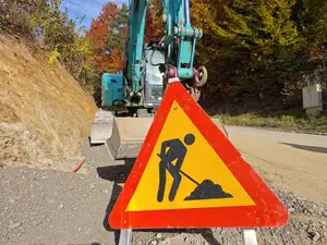 Zaradi del do sredine decembra zaprta cesta Balek - Steblovnik