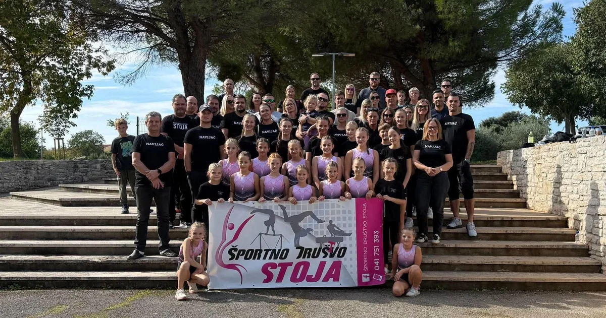 (FOTO) Dekleta ŠD Stoja uspešna na mednarodnem turnirju v Umagu: Srebrni ekipni uspeh in odlična druga mesta