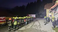 FOTO: Vuzeniški gasilci v petek izvedli uspešno gasilsko vajo na kmetiji Sedovnik