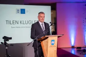 (FOTO) Dan OZN v mestu glasniku miru: Mir se začne pri vsakem izmed nas