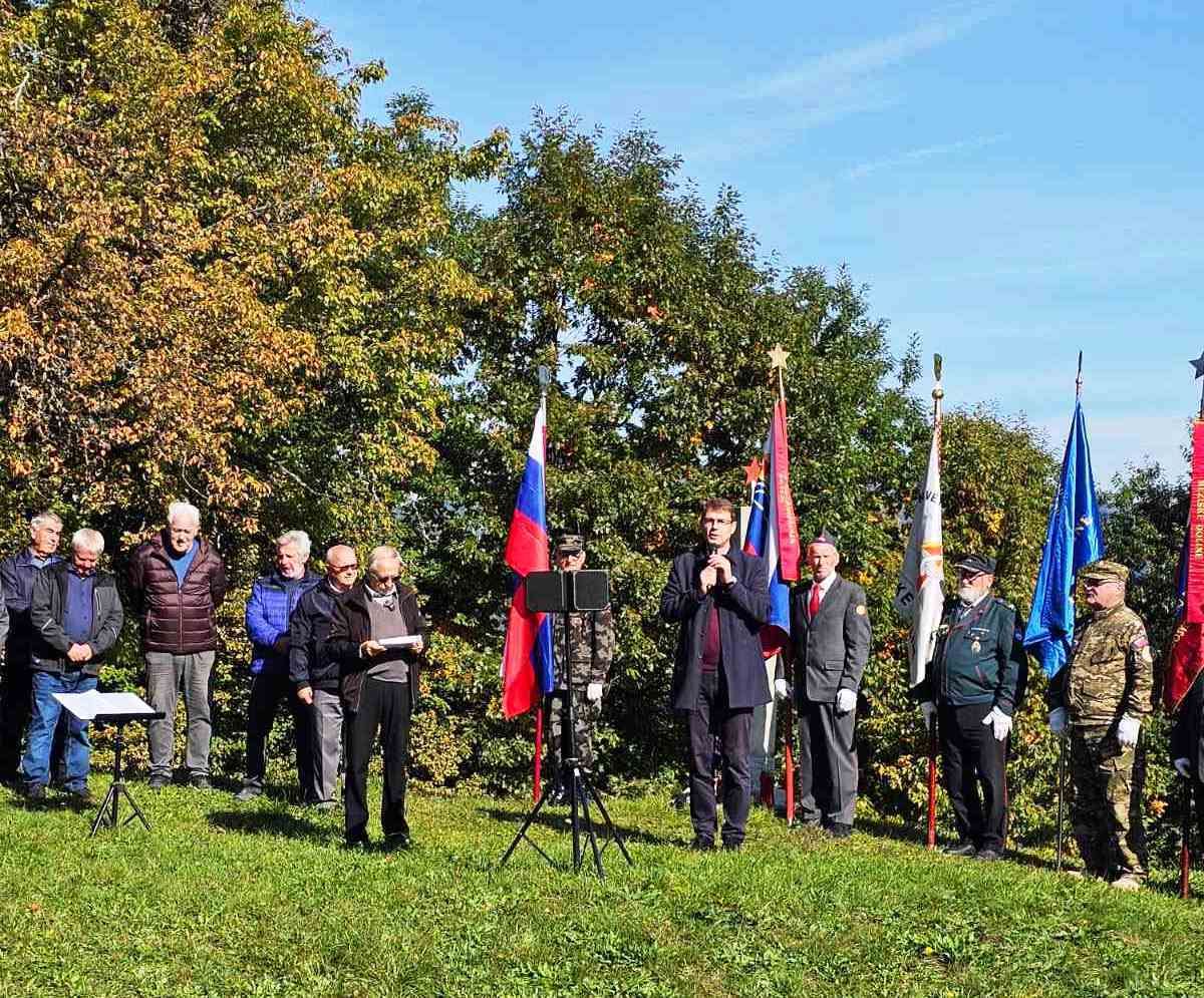 Pohod na Navrški vrh ob prazniku mesta Ravne