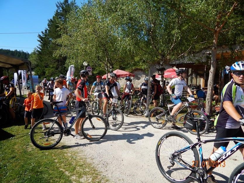 FOTO: Rekordna udeležba maratona Black Hole v Črni na Koroškem