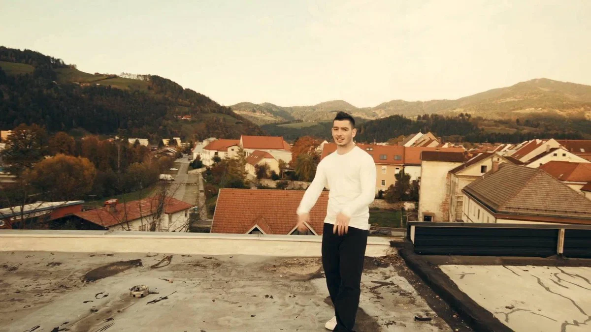 VIDEO: Dražič z novim spotom - Sledi sanjam