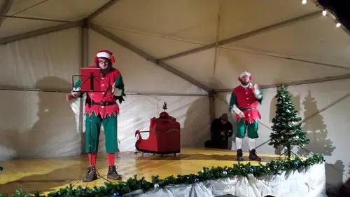 VIDEO: Otroška predstava Božični pridnometer s prihodom Božička
