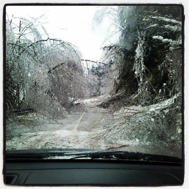 FOTO: Številni še vedno brez elektrike