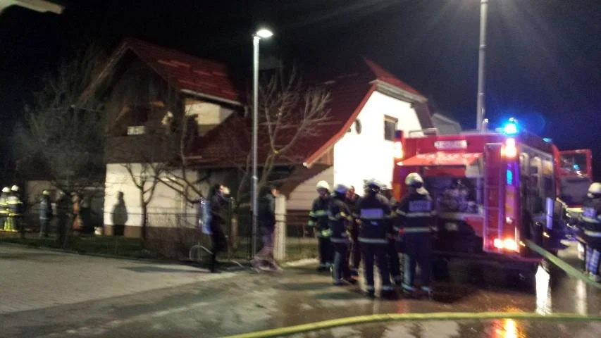 VIDEO in FOTO: V Šmartnem zagorela stanovanjska hiša