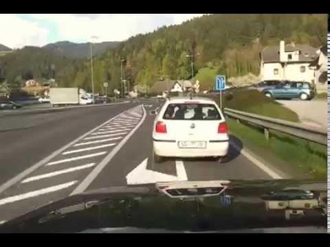 VIDEO: Telička po Koroški prevažal kar v Polotu