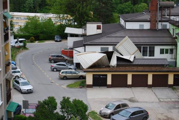 Čečvoje - odprta streha na garažah