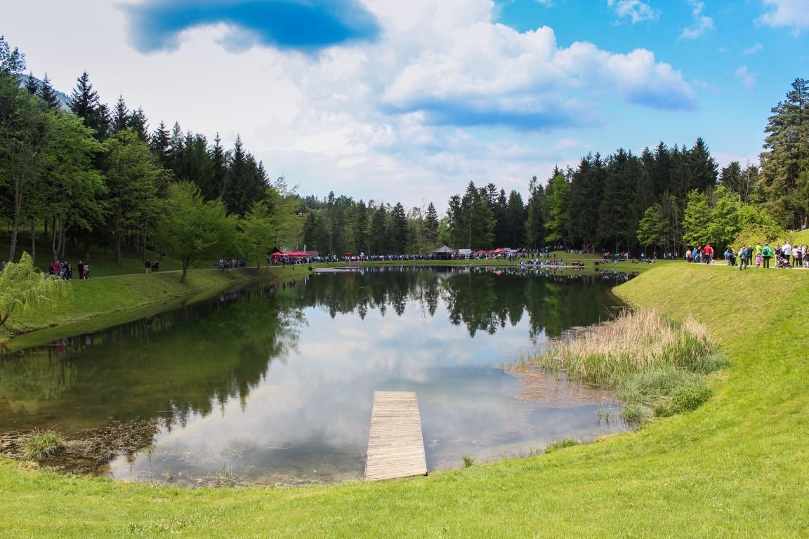 FOTO: Praznovanje 1. Maja na Ivarčkem jezeru