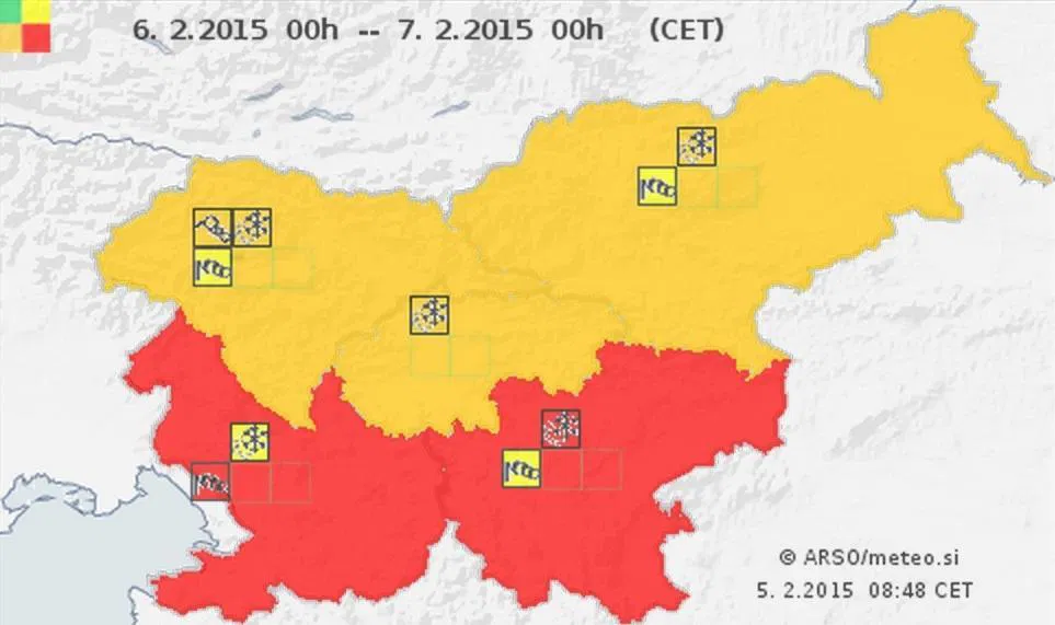 Zaradi vremenske napovedi so v petek bile nekatere šole zaprte