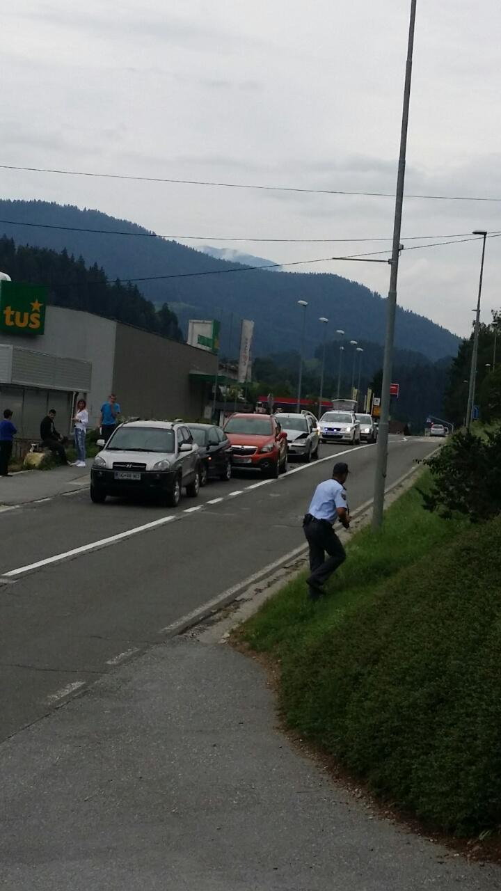 FOTO: Nalet štirih vozil v Dravogradu