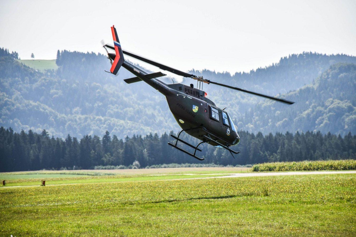 FOTO: Vojaška vaja na letališču