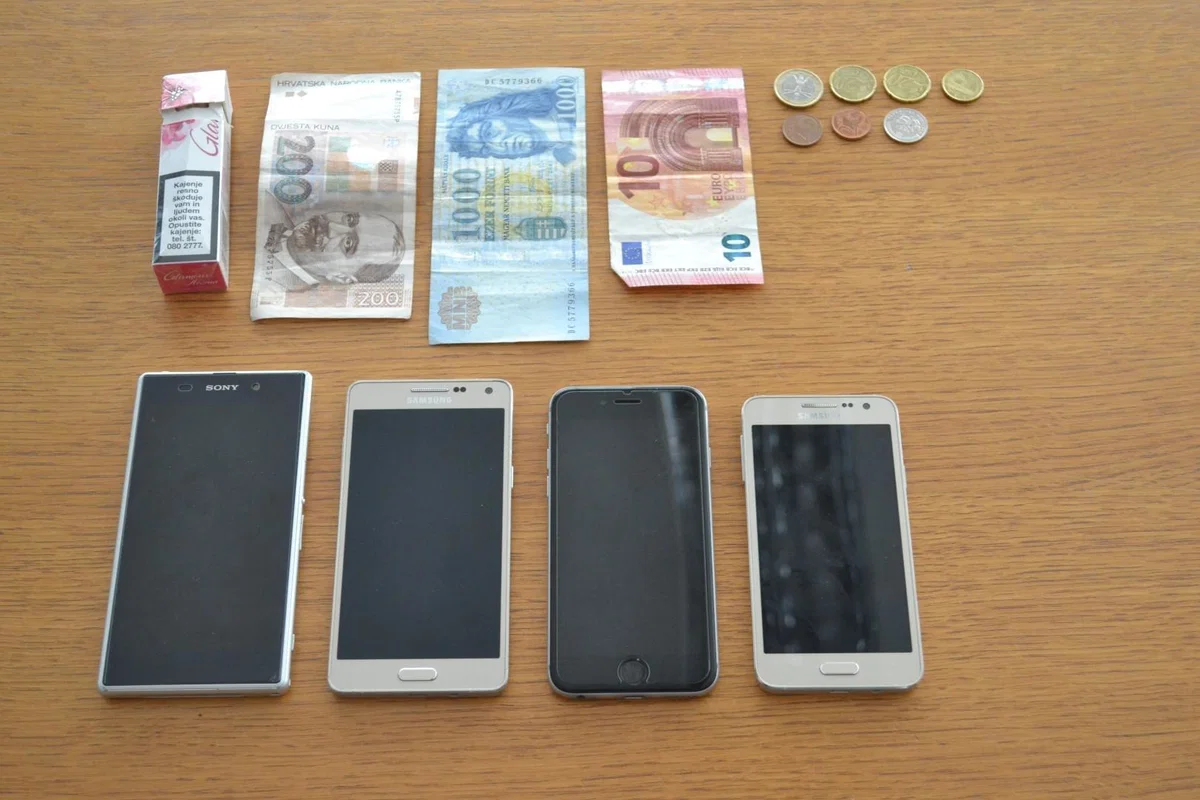 Policija prijela moška, ki sta na Jesenskih srečanjih kradla torbice