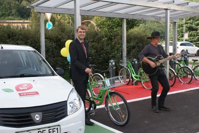 12 zelenih koles za bolj zelene Ravne