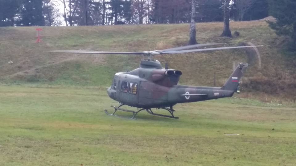 Poškodovanega traktorista so s helikopterjem prepeljali v UKC Maribor