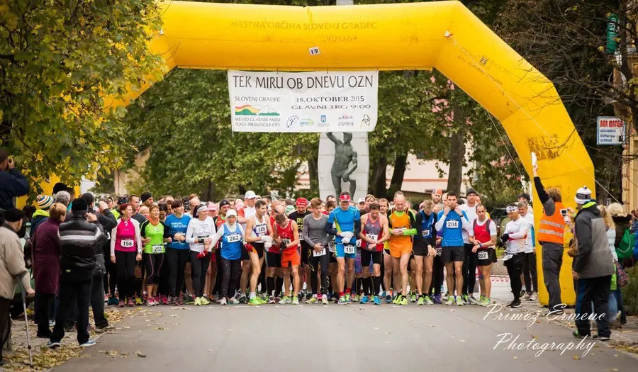 FOTO: Dan OZN v Slovenj Gradcu obeležili s Tekom miru