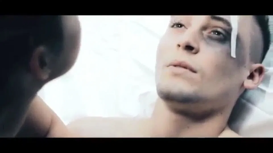 Rok Piletič odigral glavno vlogo v novem videospotu dueta Maraaya