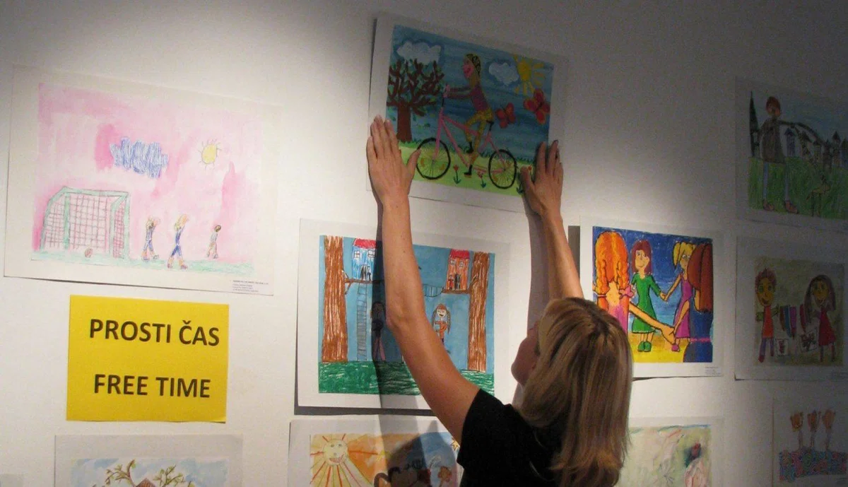 Bodi umetnik - zaključna mednarodna razstava 'Igraj se z mano' v Koroški galeriji likovnih umetnosti