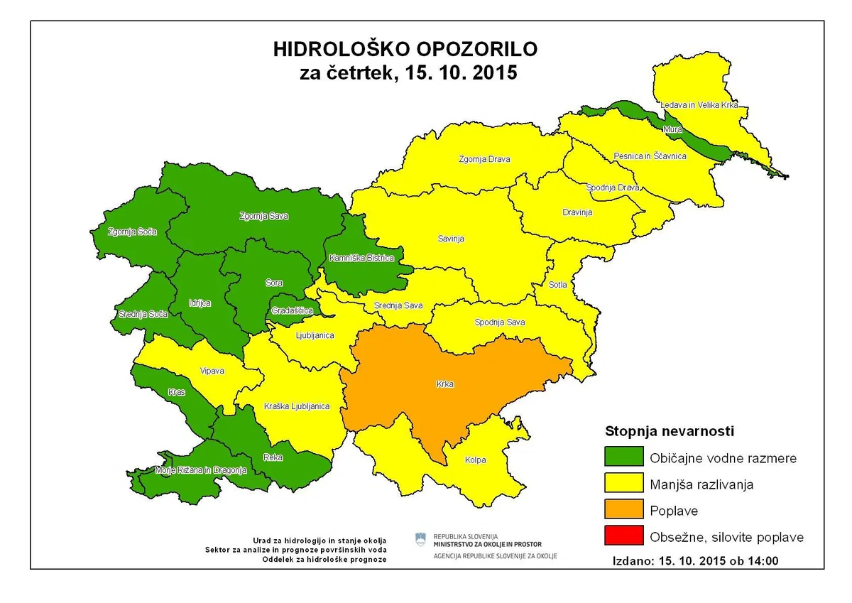 Dež povzročil nekaj težav, v Slovenj Gradcu na obvoznico padle skale